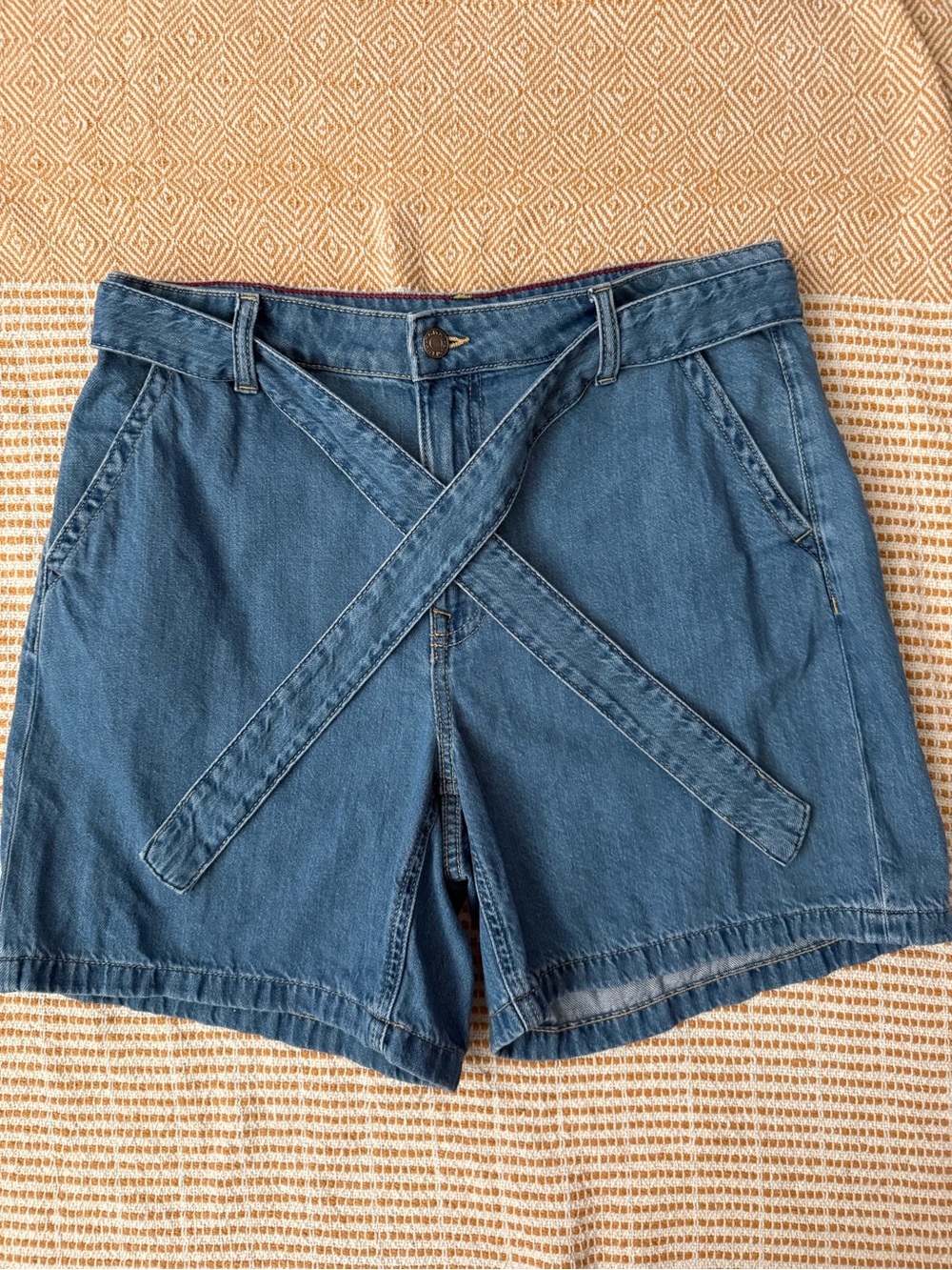 Tommy Hilfiger Belted High Rise Denim Tailored Short Like New